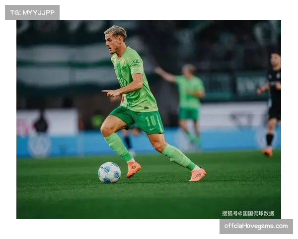 弗赖堡4-3逆转沃尔夫斯堡,积分升至中游 弗赖堡4-3逆转沃尔夫斯堡,积分升至中游